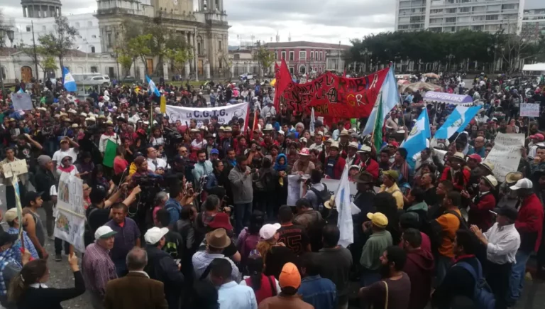 marcha indigena Guatemala L2R