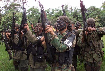 paramilitaires colombie L2R