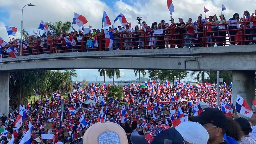 Manifestations Panama L2R