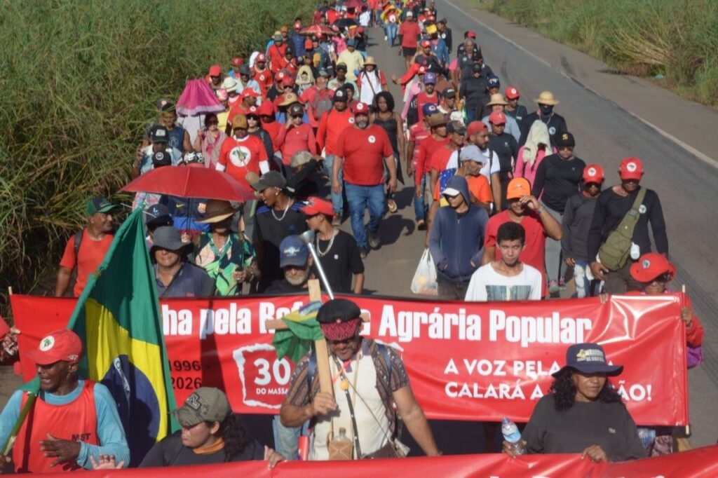 Venezuela 40 ans guerre hybride contre révolution Joao Pedro Stédile
